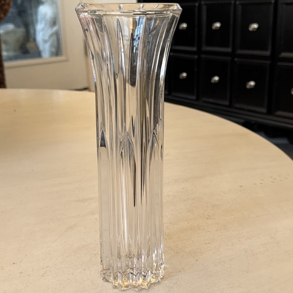 Mikasa Tall Crystal Flower Vase - Flared Neck - 9 7/8 inches - Picture 7 of 7